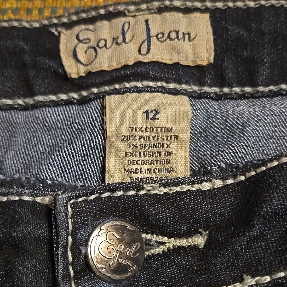 Earl Jeans Boot Cut Denim Jeans with Intricate Stitching and Back Pocket Detail. - Picture 4 of 8